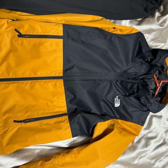 Arrowwood mustard yellow and black north face triclimate women’s jack. 3 in one - Picture 2 of 15